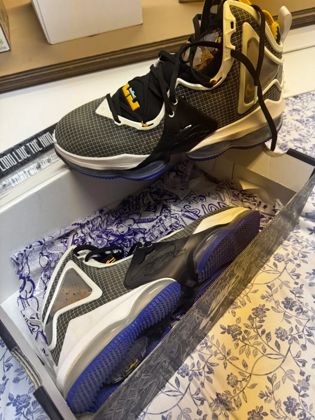 Nike LeBron XIX Basketball Shoes - Size 11