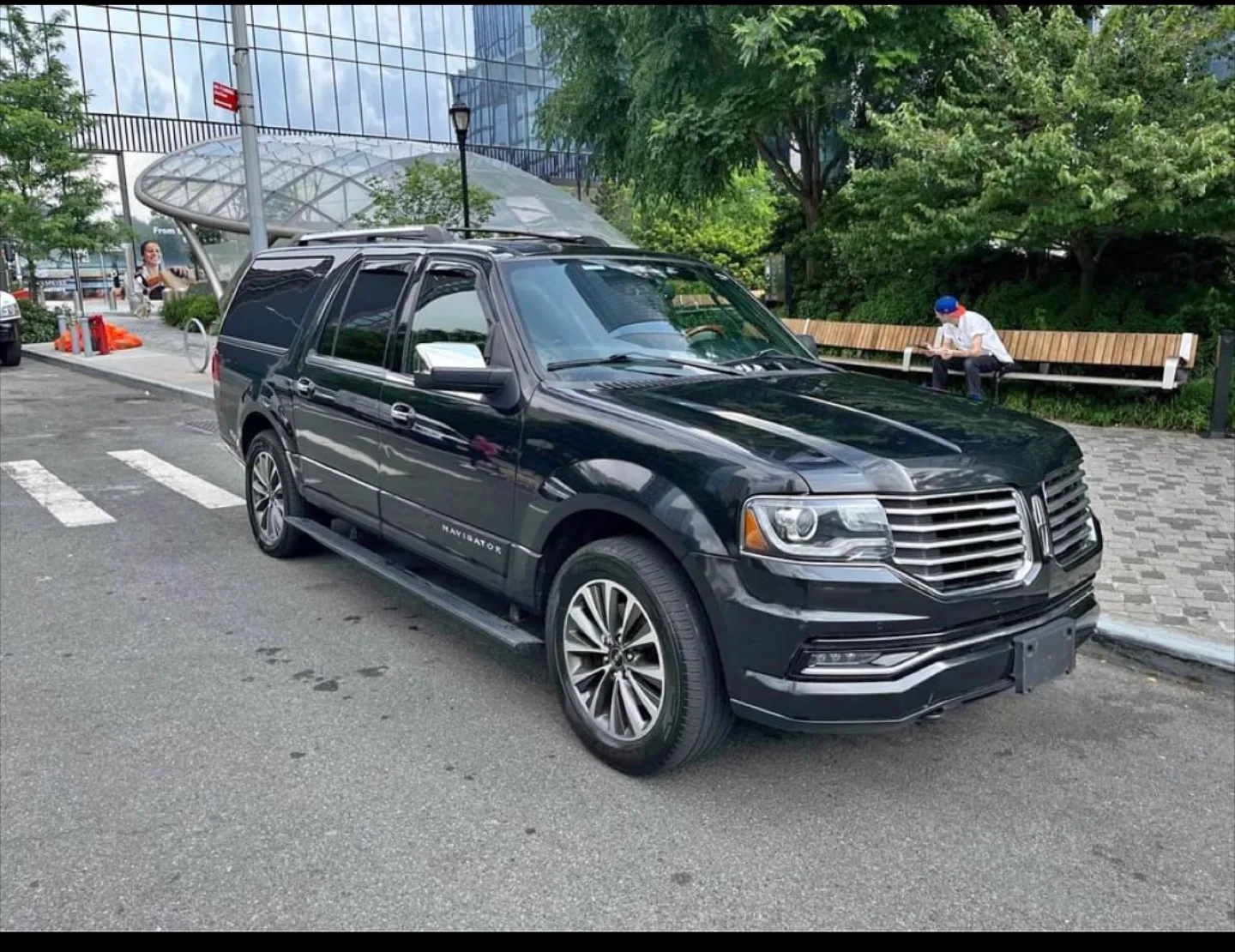 Lincoln Navigator L SUV thumbnail