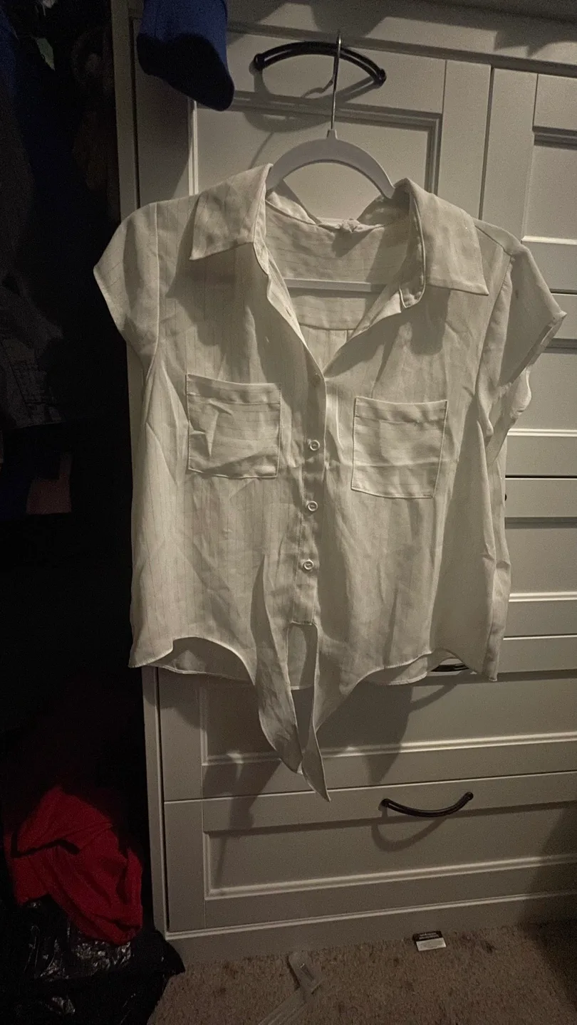 Women’s dress shirt thumbnail