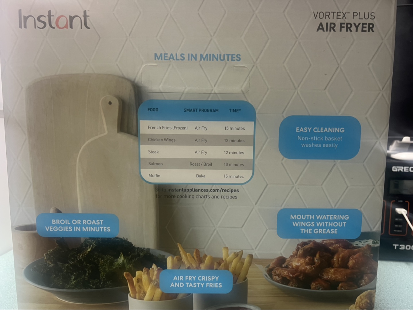 Instant Vortex Plus 6-Quart 6-in-1 Air Fryer - photo 4