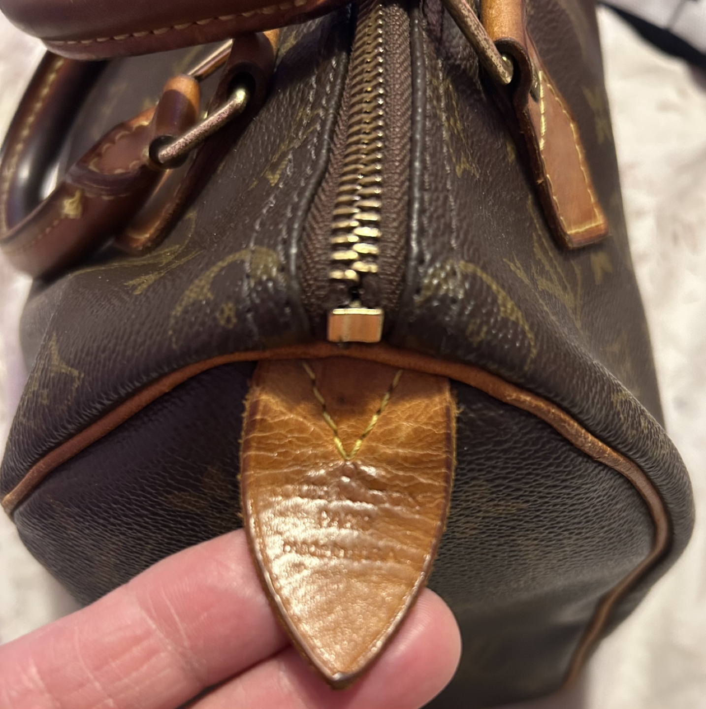 Authentic Louis Vuitton Speedy 25 Monogram Canvas Handbag