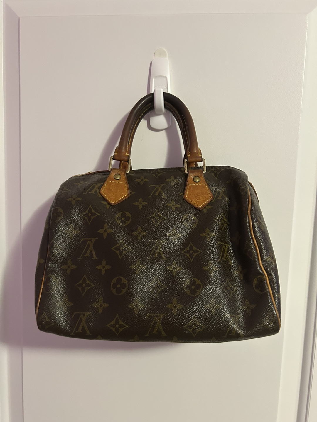 Authentic Louis Vuitton Speedy 25 Monogram Canvas Handbag - photo 2