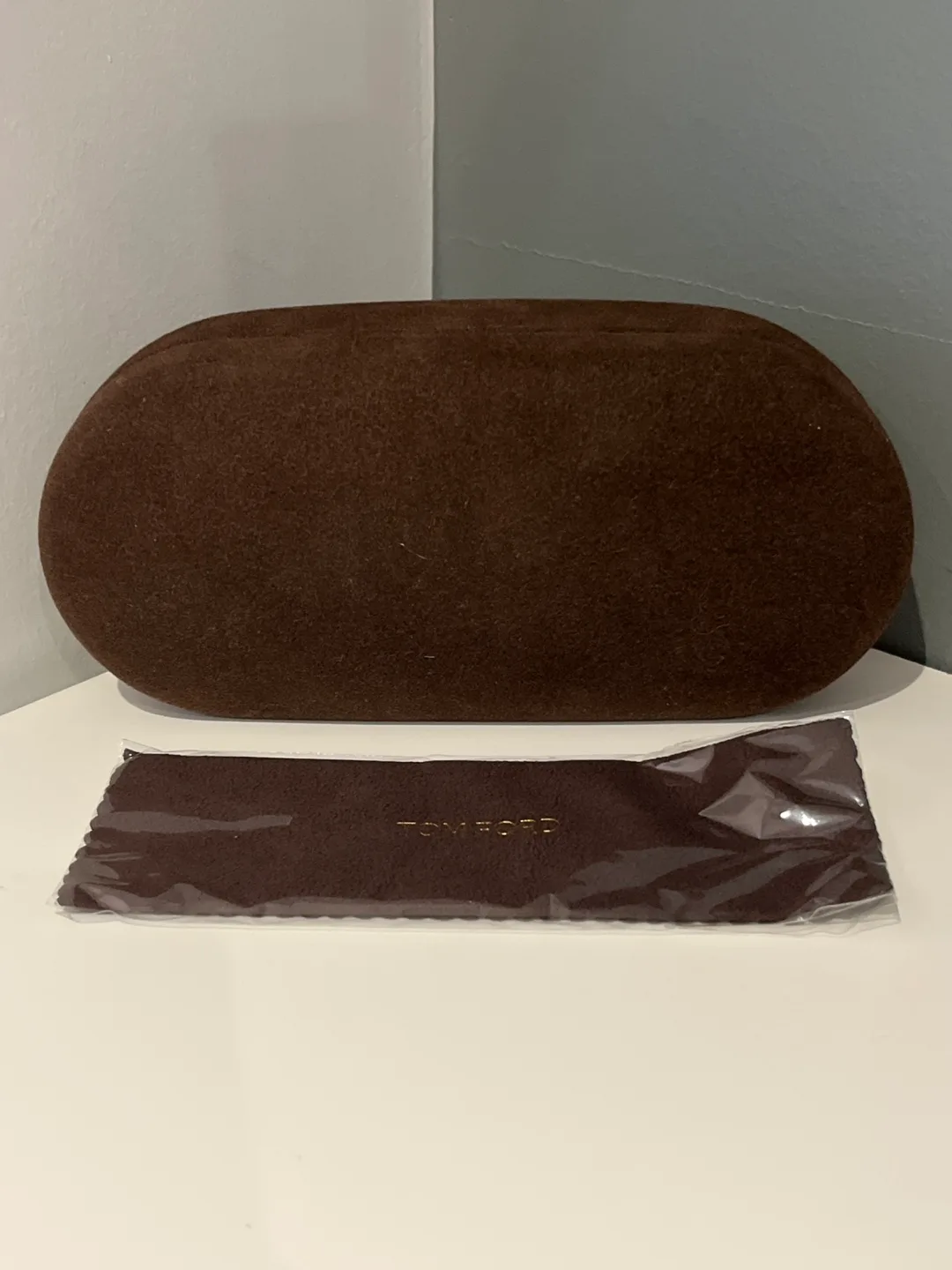 Tom Ford Eyeglass Case with Cleaning Cloth image indicator(2)