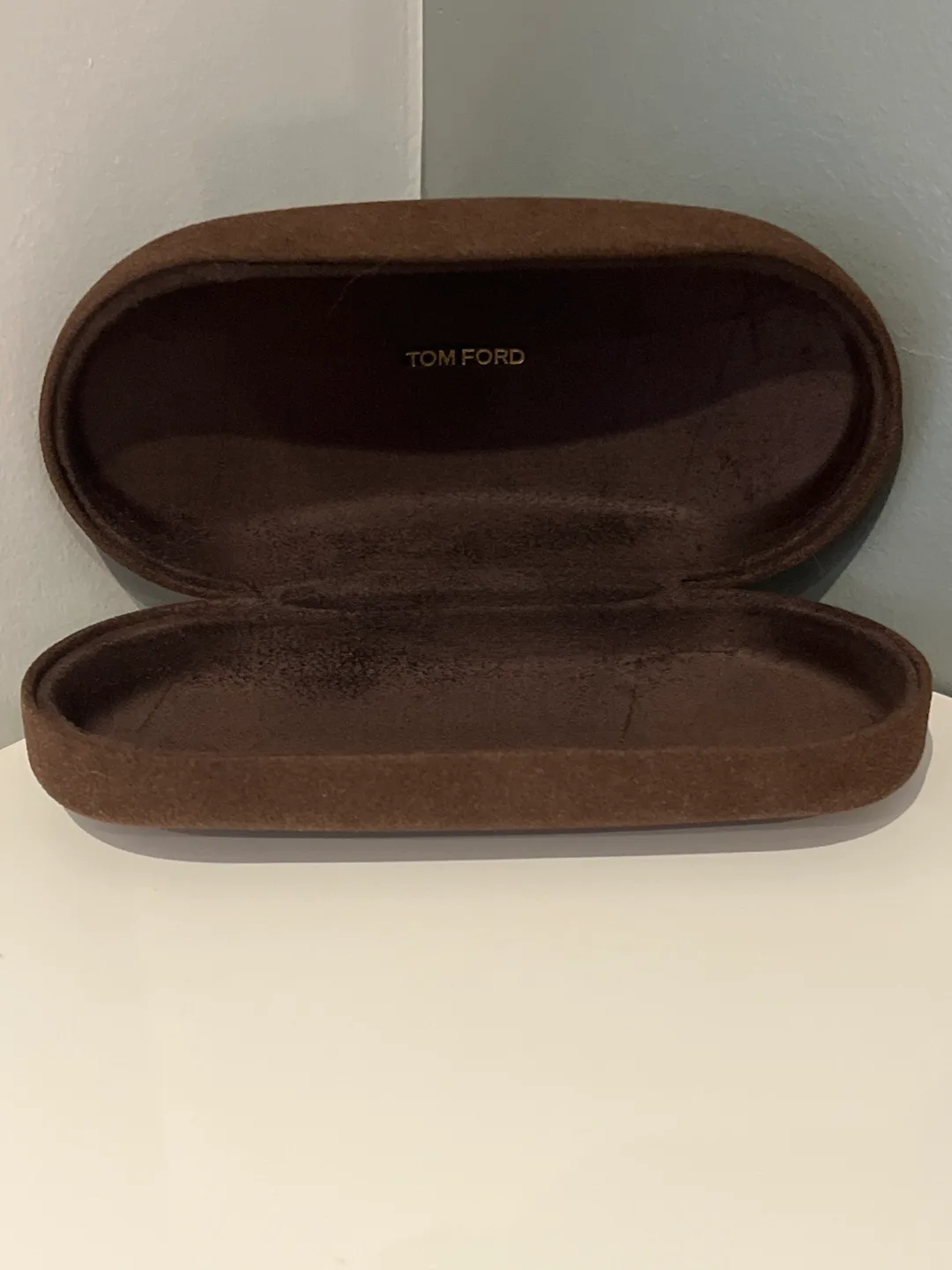 Tom Ford Eyeglass Case with Cleaning Cloth image indicator(5)