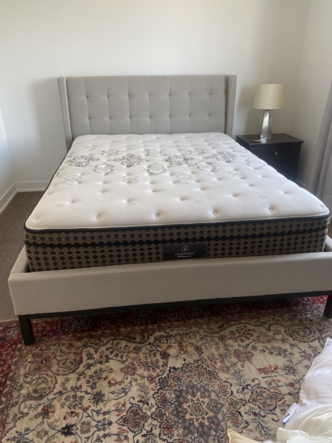 Queen-size bed frame and mattress set - photo 2