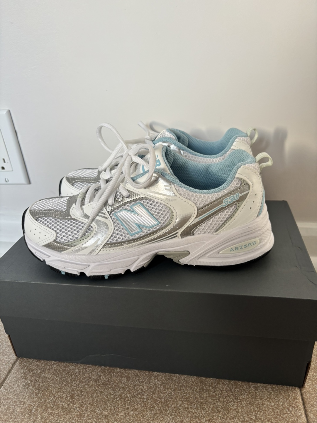NEW  New Balance 530- Size 3.5 - photo 2