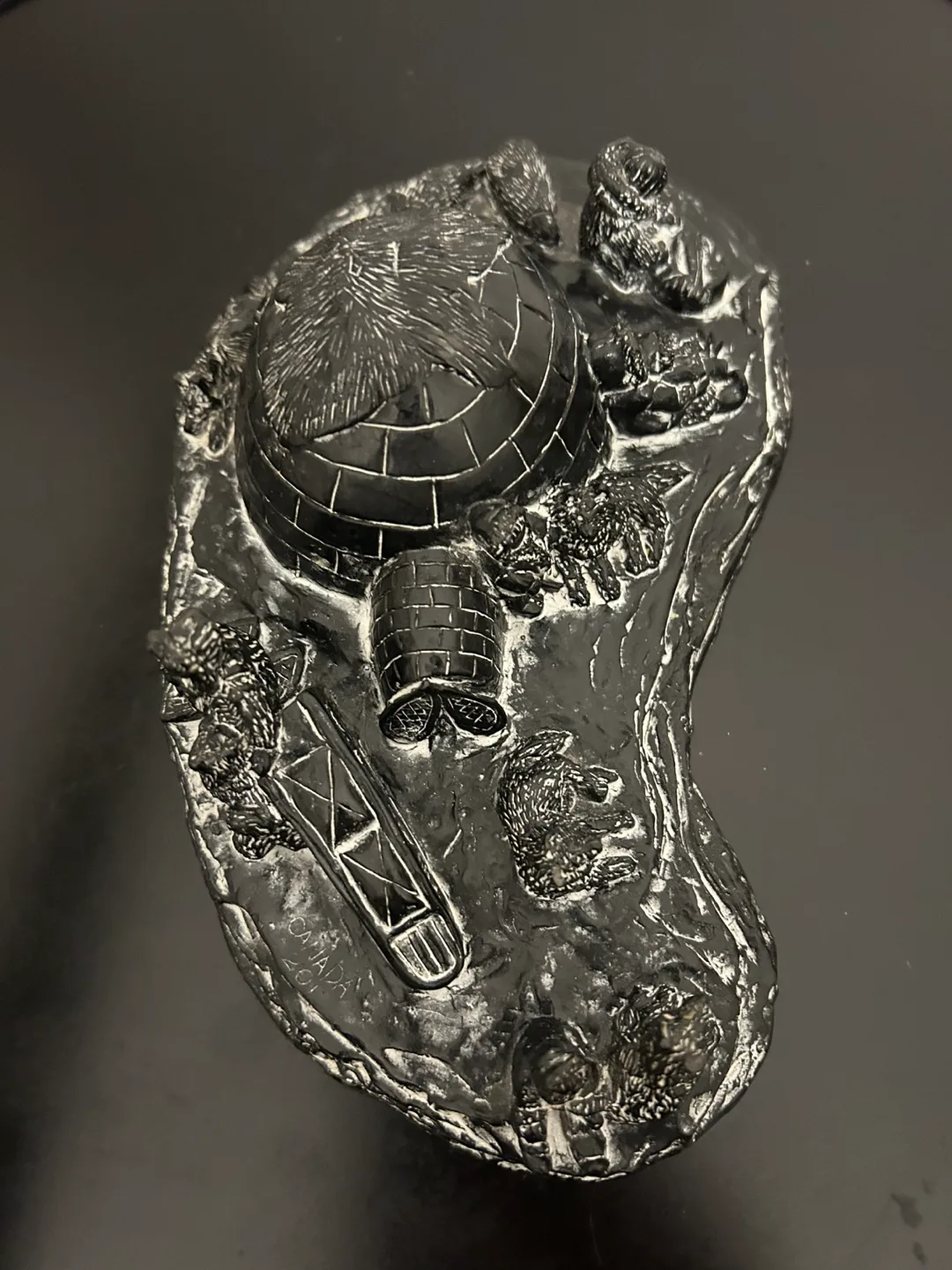 Vanstone Black Soapstone Carved Canada Igloo Eskimo Family 7”