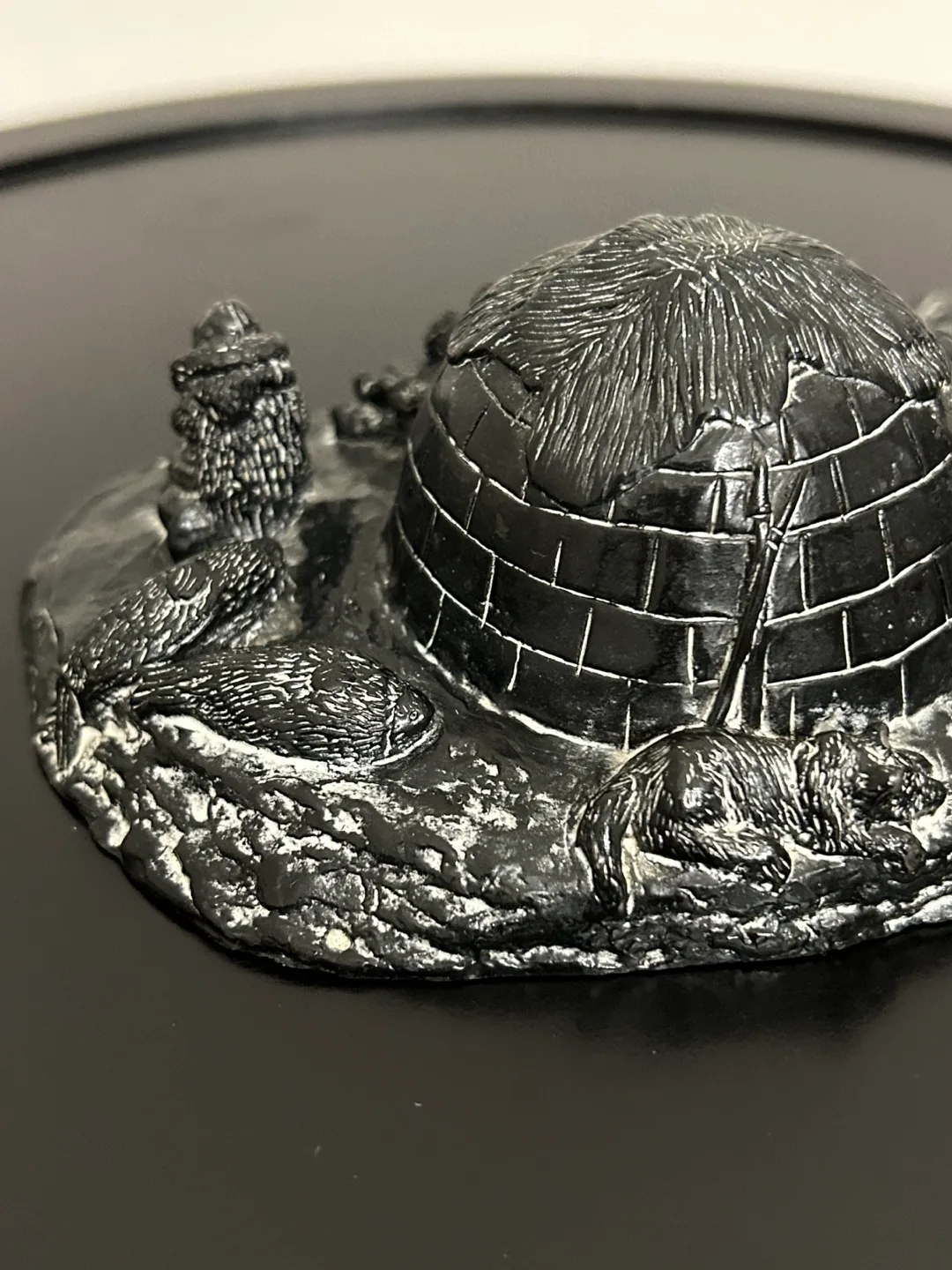 Vanstone Black Soapstone Carved Canada Igloo Eskimo Family 7” image indicator(8)