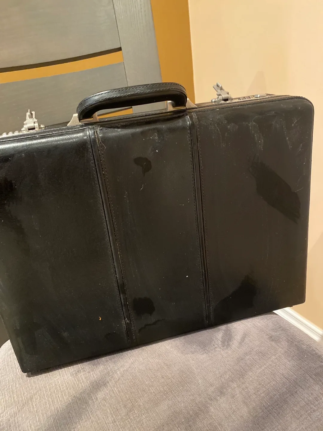 Vintage Bond Street Leather Attache Case image indicator(3)