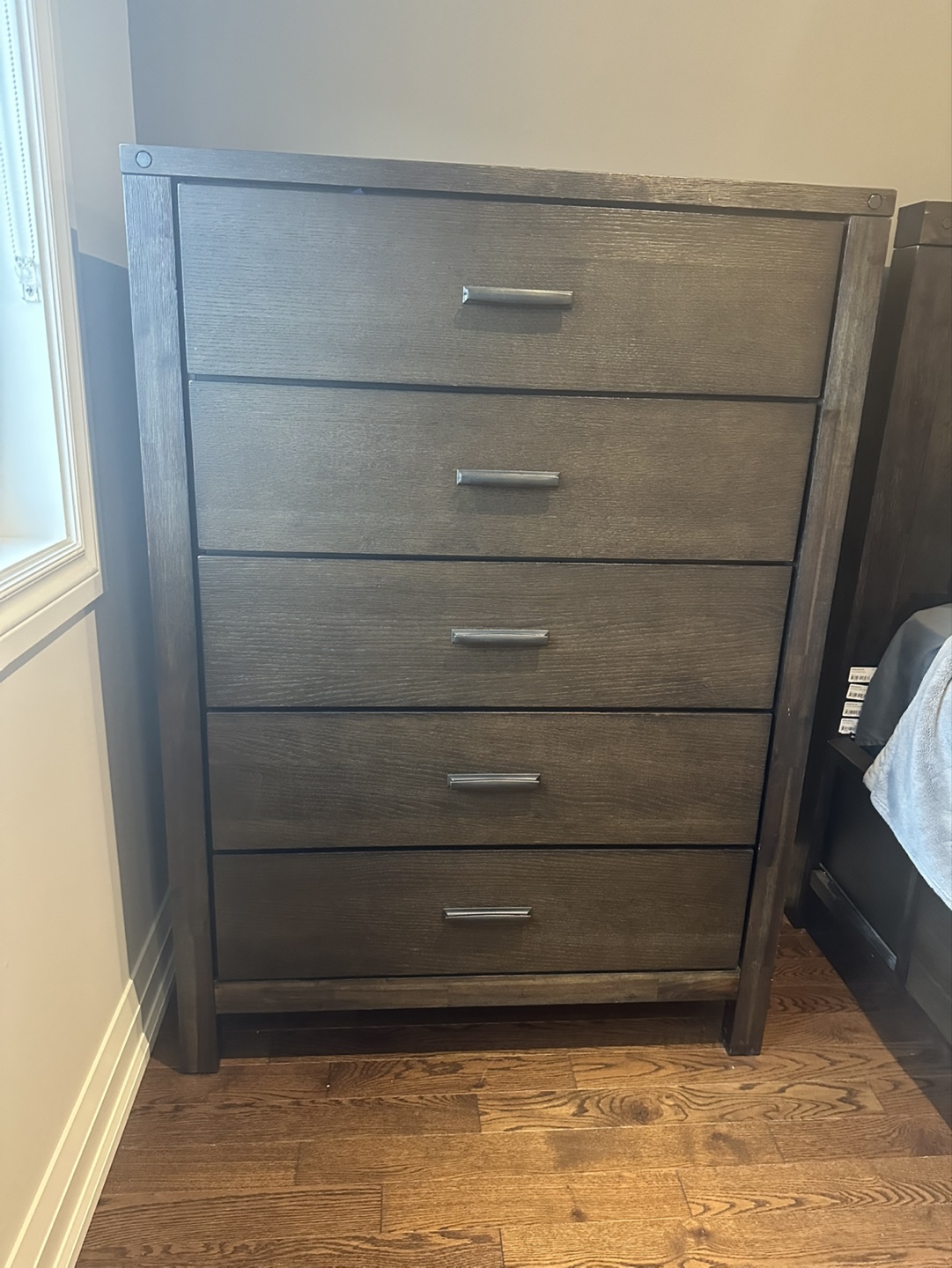 Five-drawer dresser