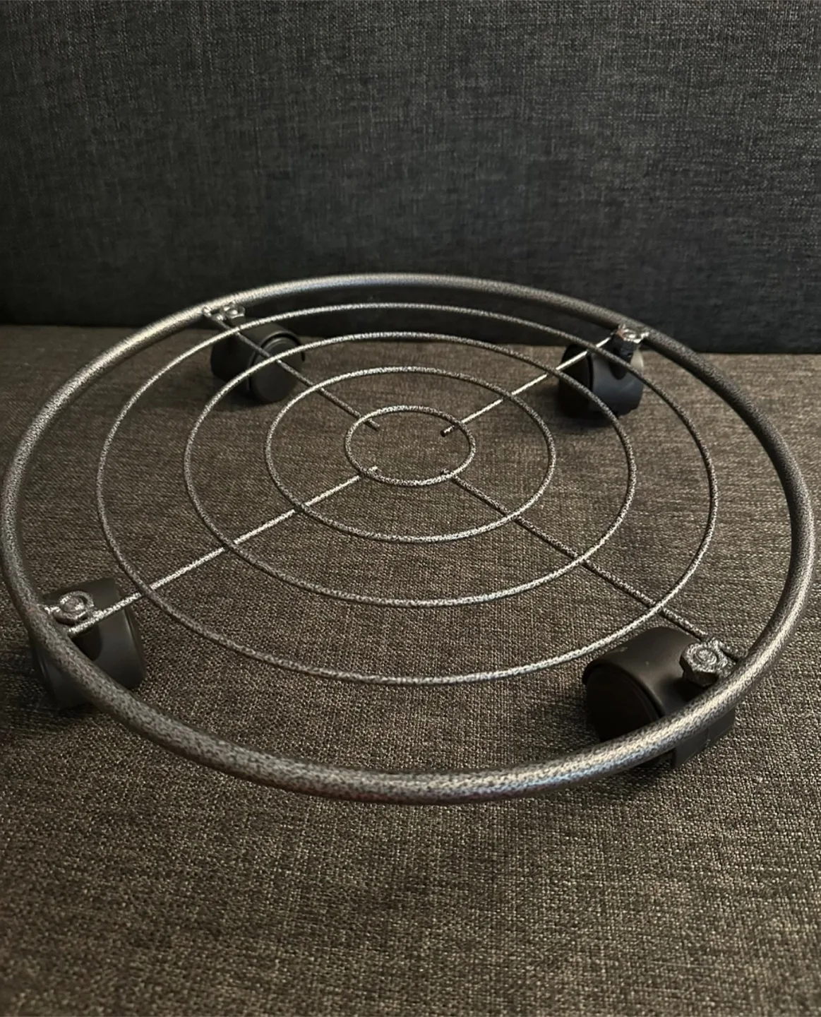 Round Plant Stand with Castors image indicator(2)