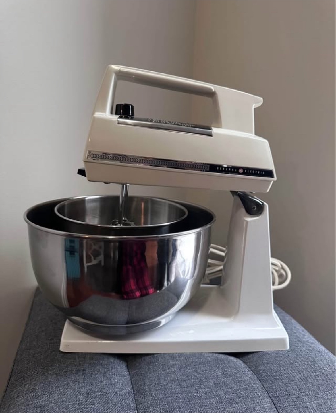 Vintage General Electric Stand Mixer