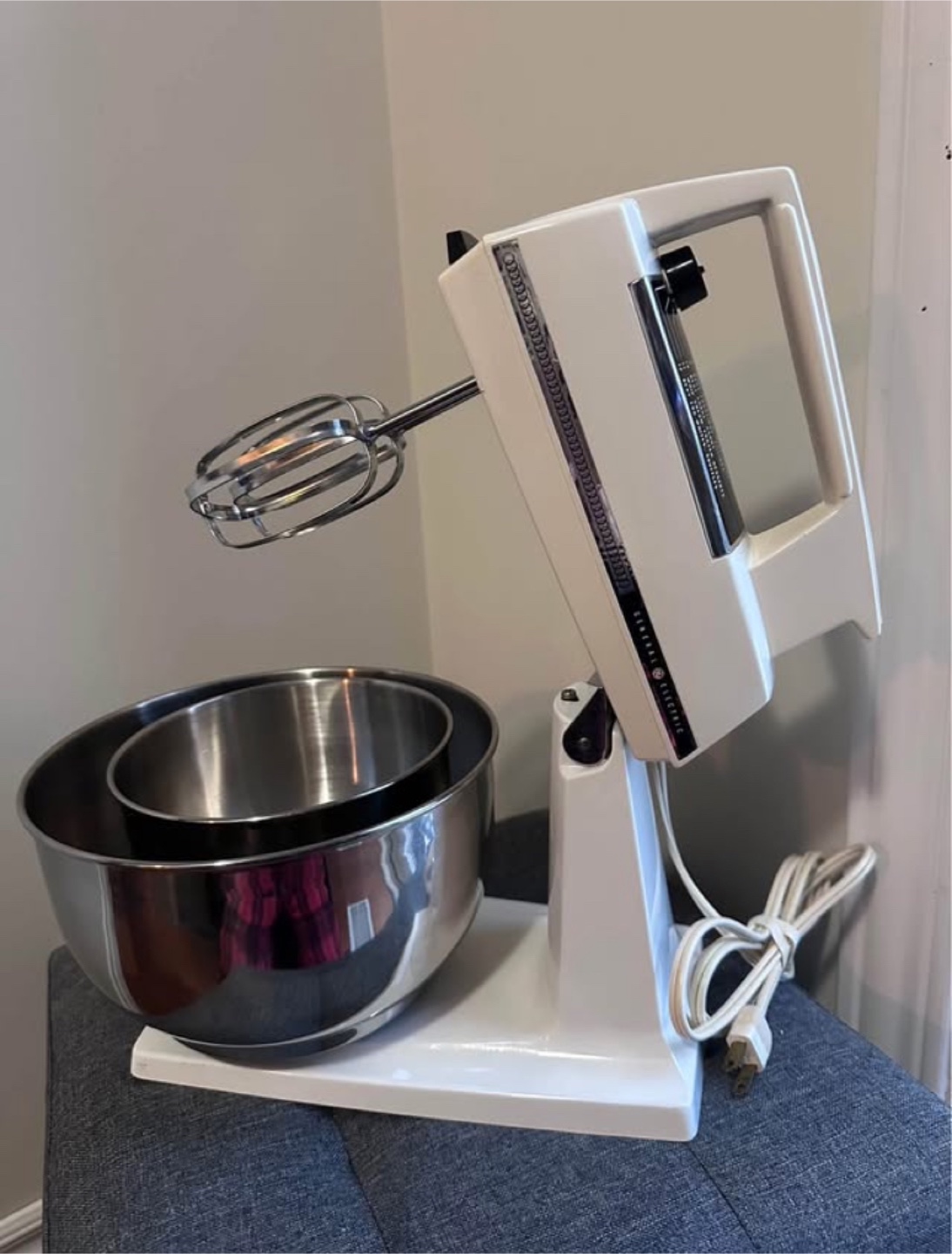 Vintage General Electric Stand Mixer - photo 2