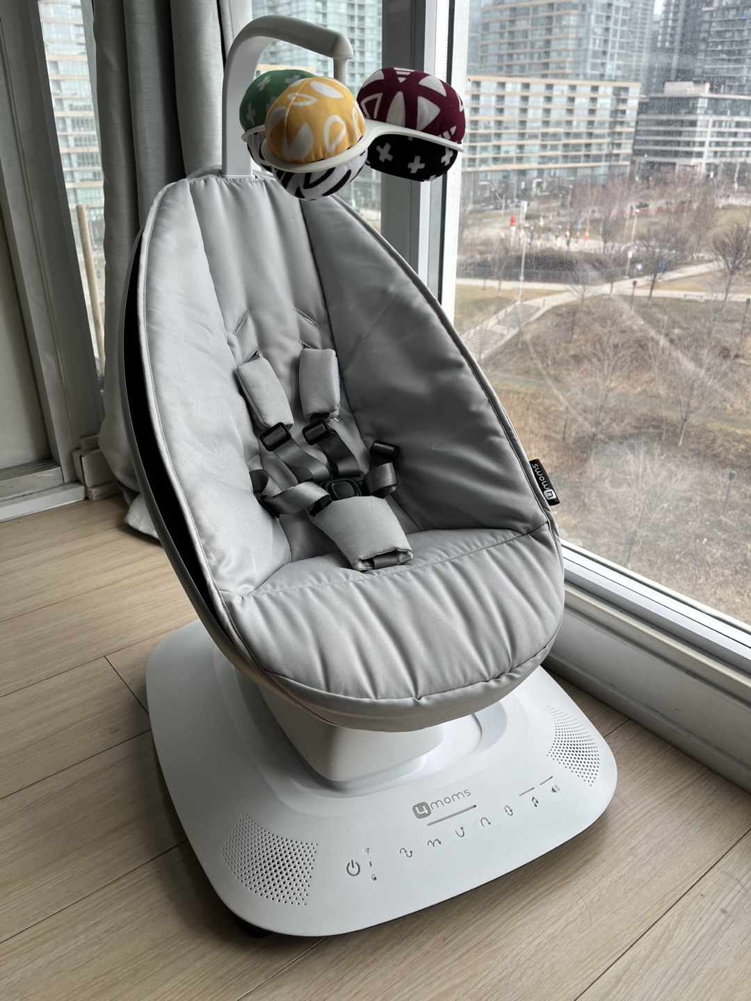 4moms MamaRoo Multi-Motion Baby Swing