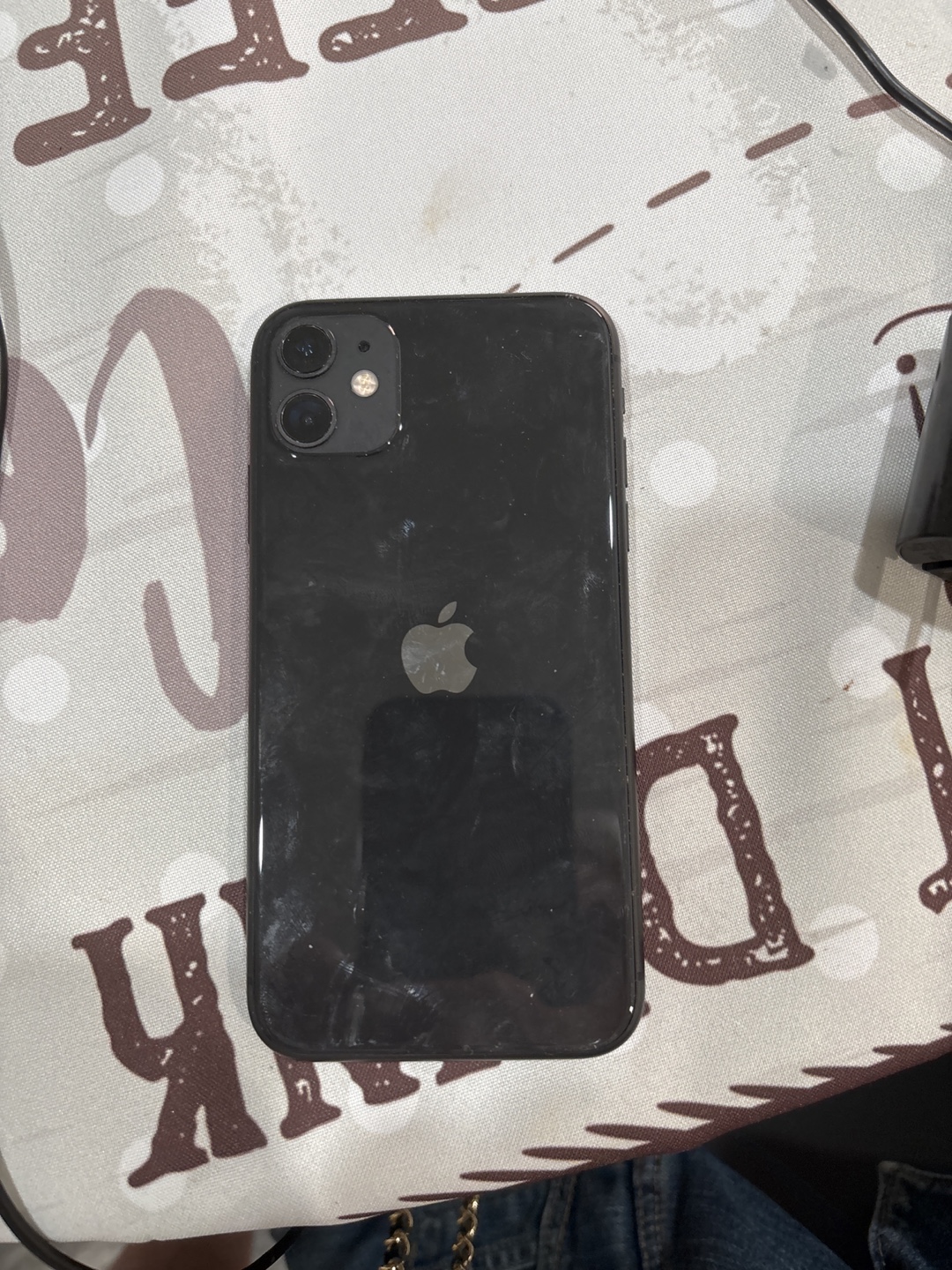 iPhone 11 - Black - Used - photo 2