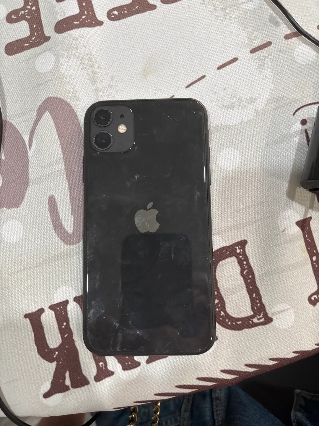 iPhone 11 - Black - Used image indicator(2)