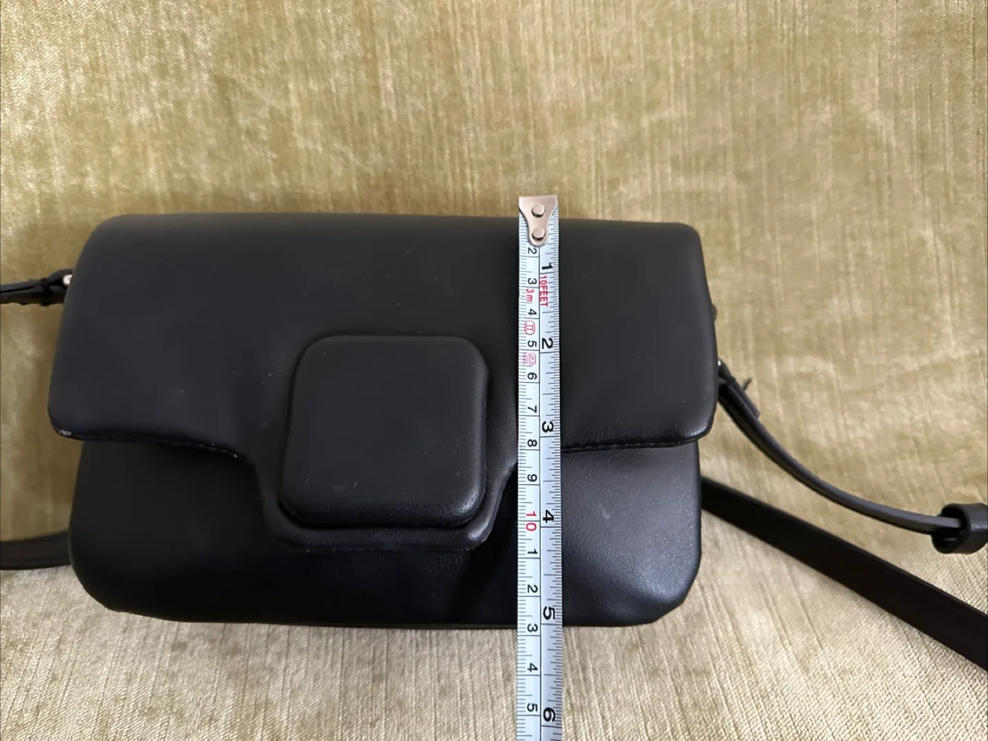 Black Leather Crossbody Bag image indicator(5)