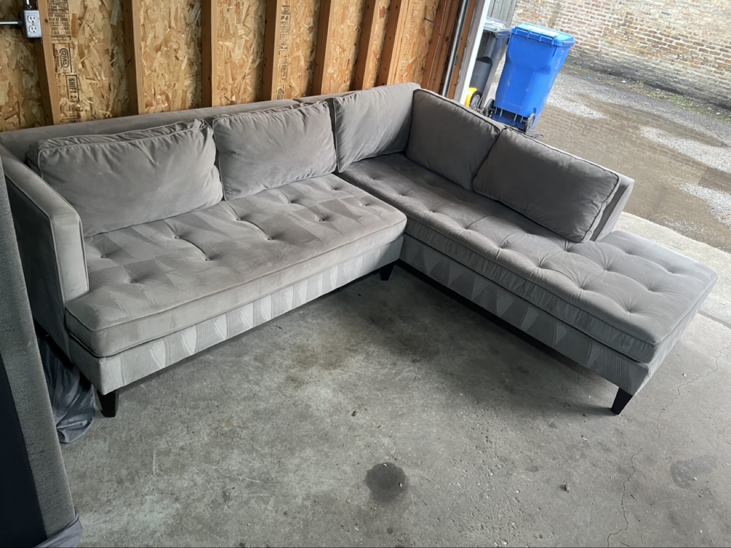 FREE DELIVERY- Walter E Smithe Sectional Couch - photo 4