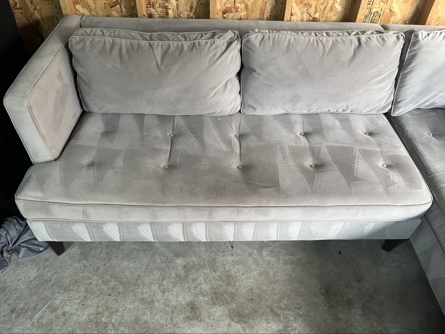 FREE DELIVERY- Walter E Smithe Sectional Couch - photo 5