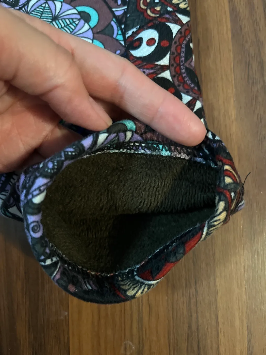 FREE Leggings with fleece, slippers and SO Shoes size 9 image indicator(4)