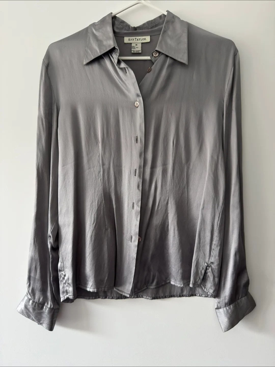 Ann Taylor 100% Silk Blouse, Size M thumbnail