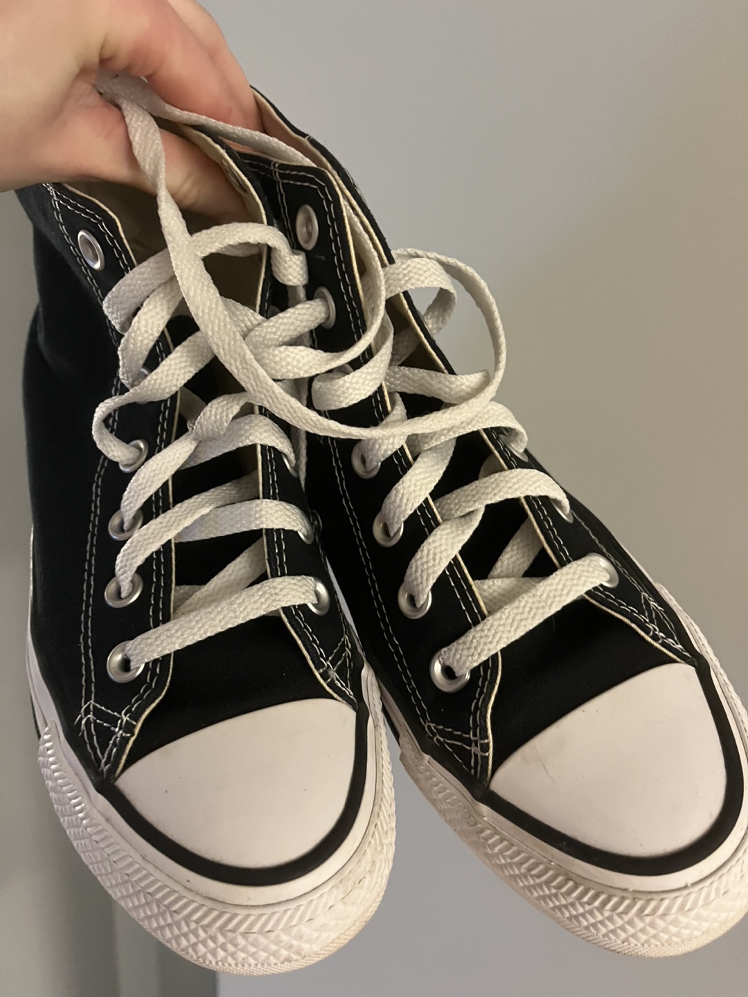 Converse Chuck Taylor All Star High Tops - Size 6.5