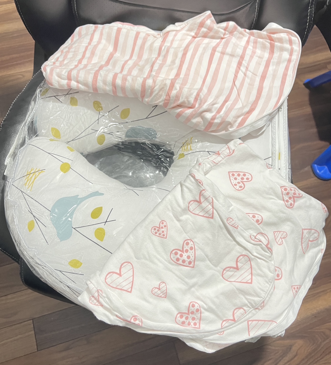 U-shaped Pregnancy Pillow with Two Extra Covers - photo 3