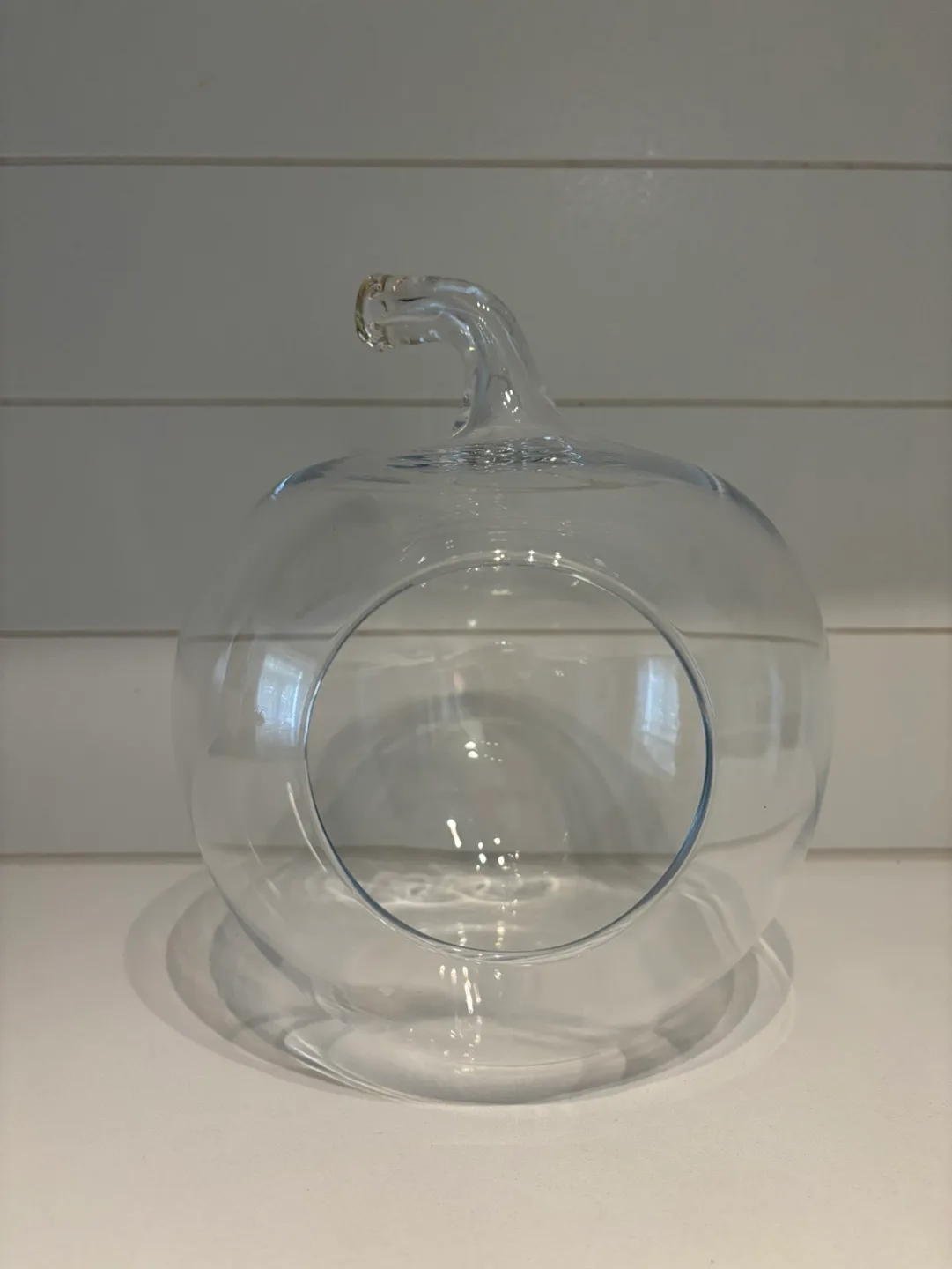 Set of three glass decorative bowls image indicator(2)