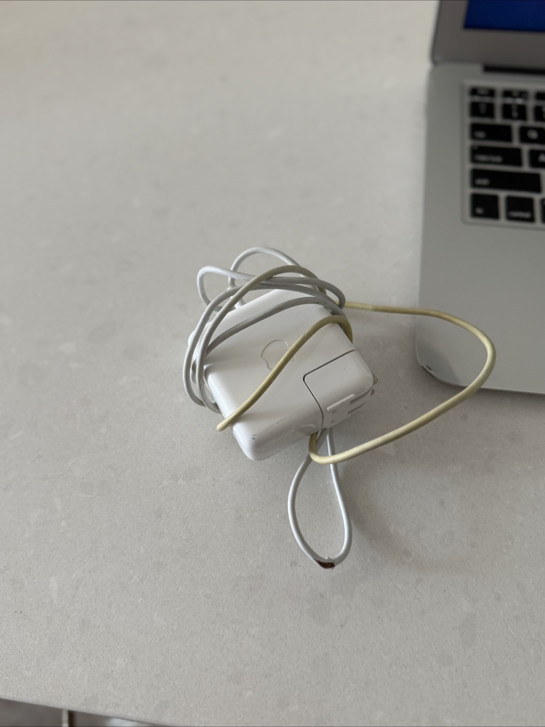 MacBook Air - Used Laptop - photo 4