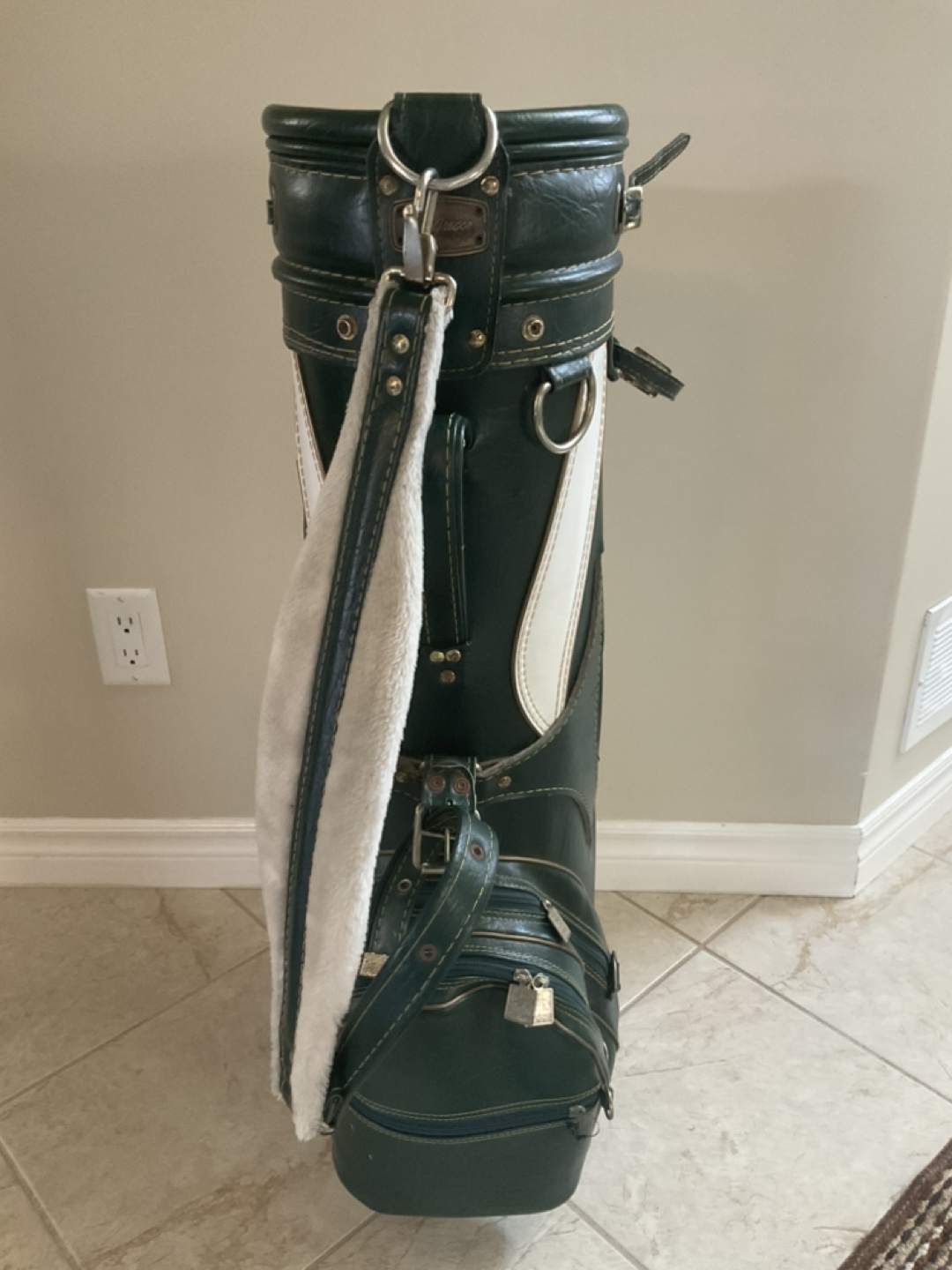 Vintage MacGregor Golf Bag - photo 3