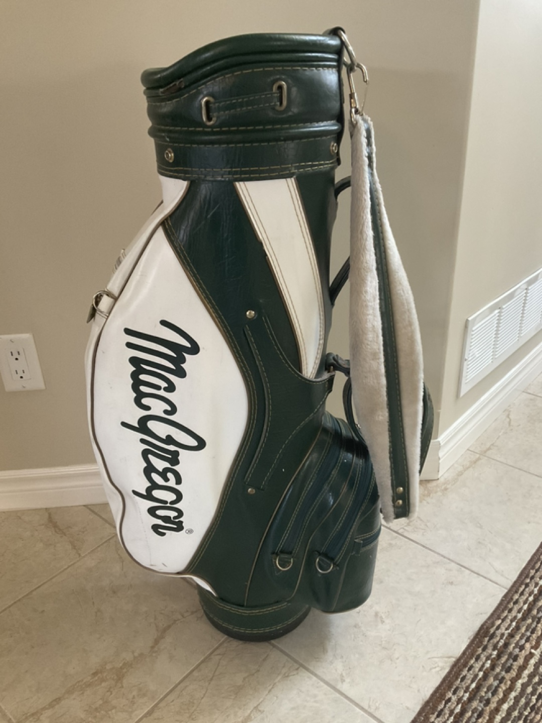 Vintage MacGregor Golf Bag - photo 2