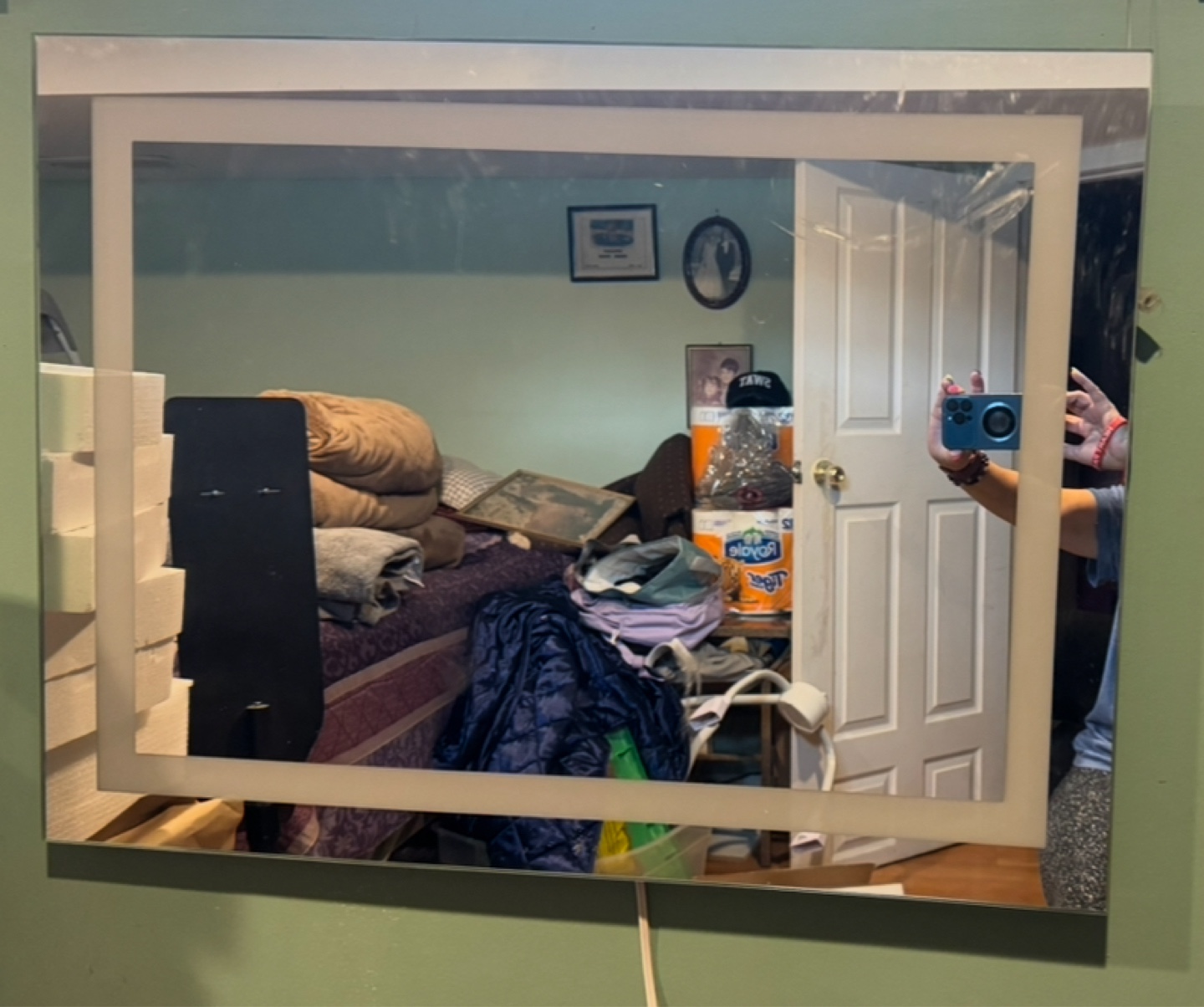 White Vanity Makeup Desk with Lite up Mirror - photo 4