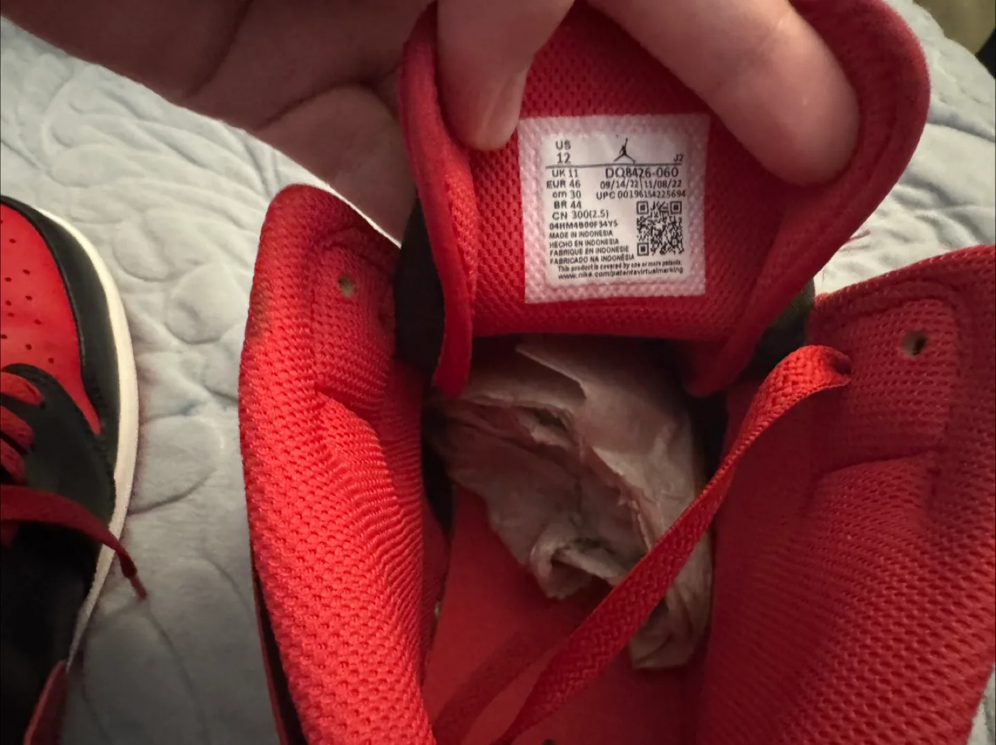 Air Jordan 1 Mid SE (554724-060) Size US 12 image indicator(5)