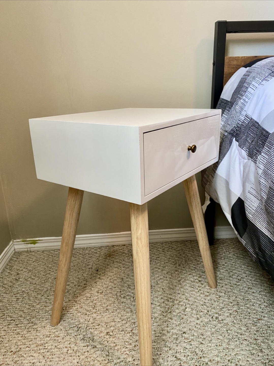 White Nightstand - photo 4