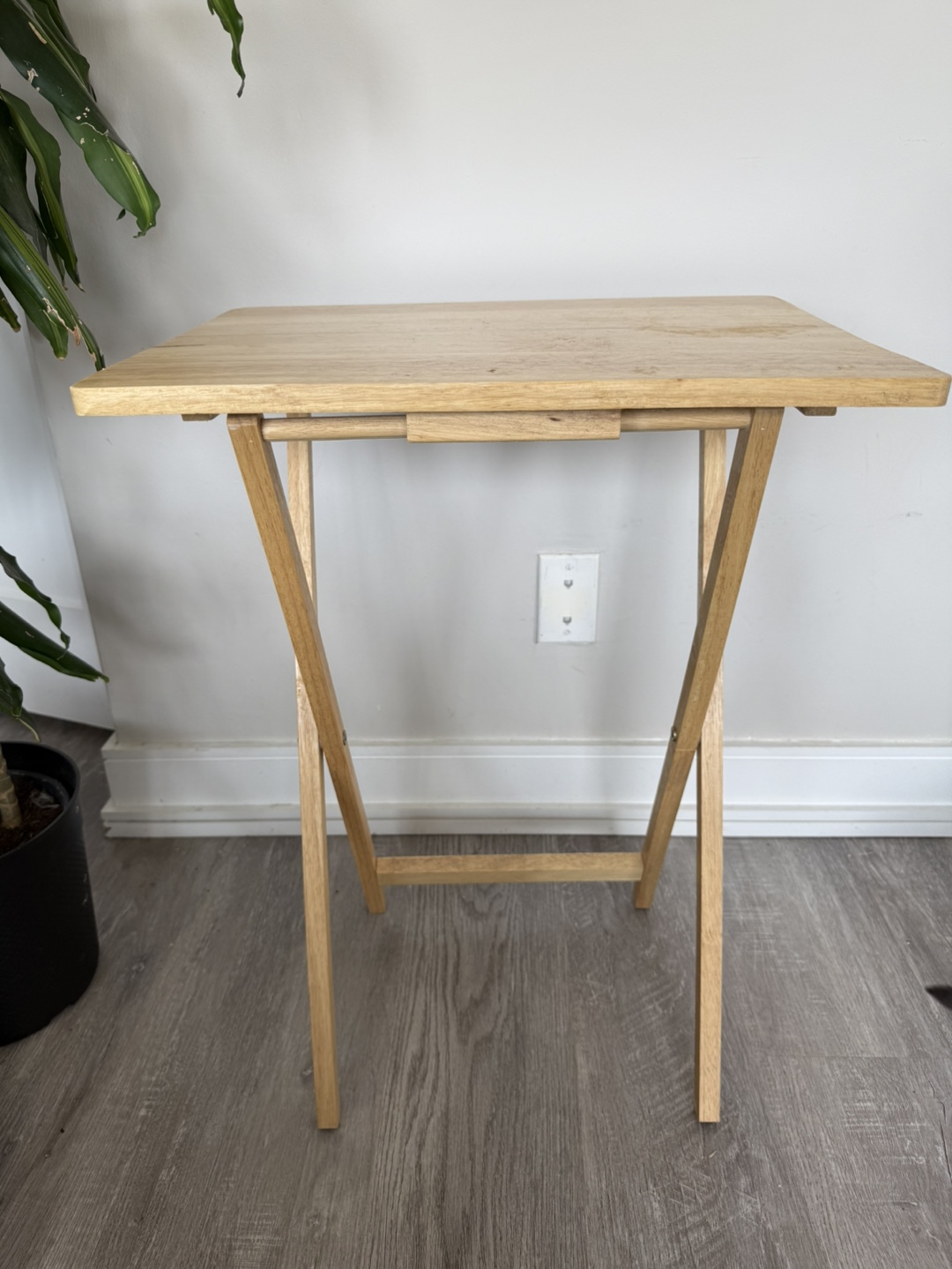 Small Foldable Wooden Tray Table