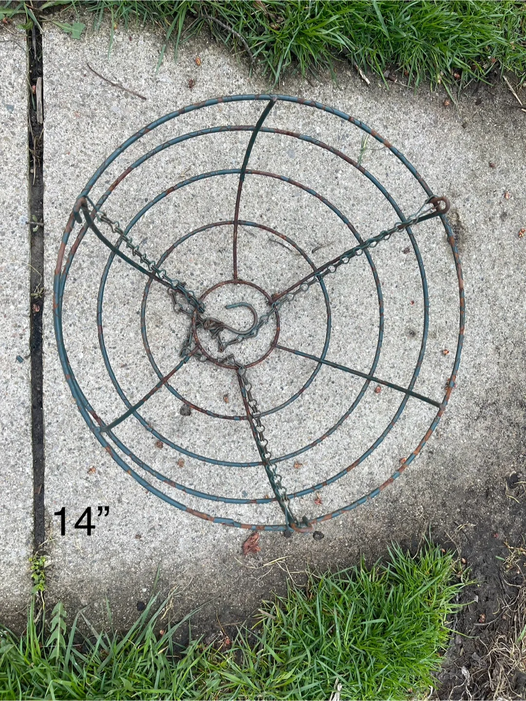 Set of 4 Metal Hanging Planters image indicator(6)