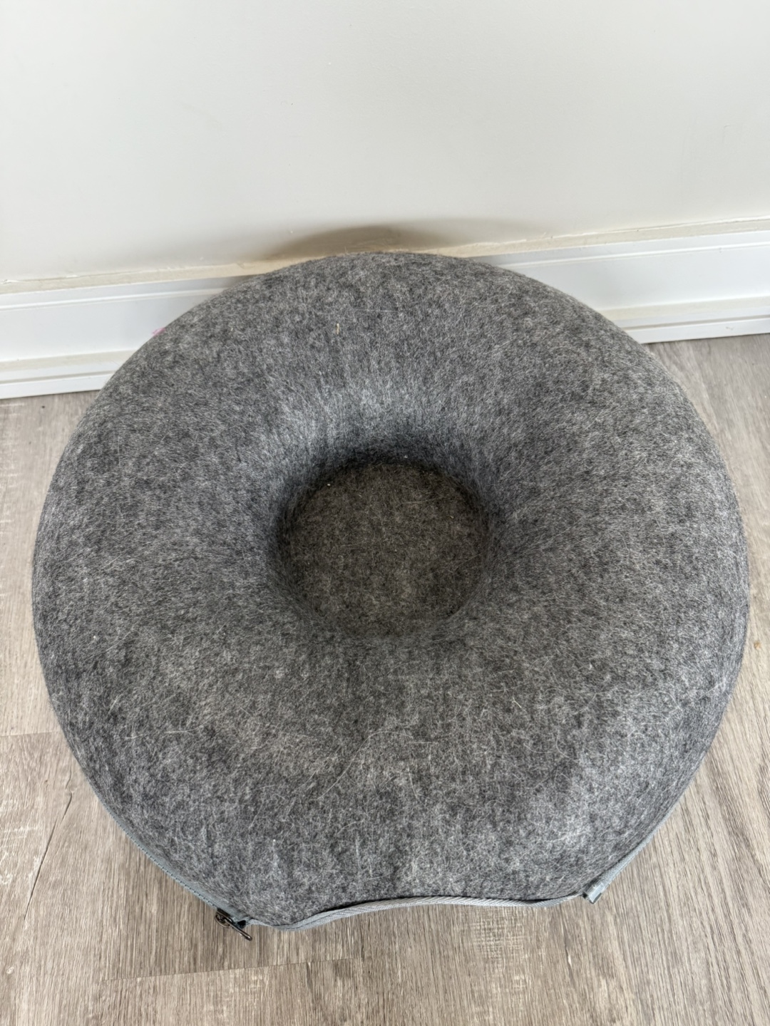 Cat Donut Bed with Toys - photo 3