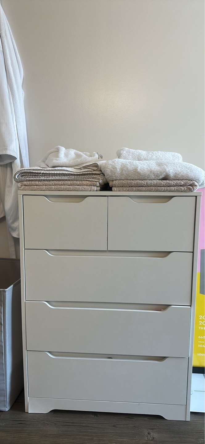 White 5-Drawer Chest of Drawers