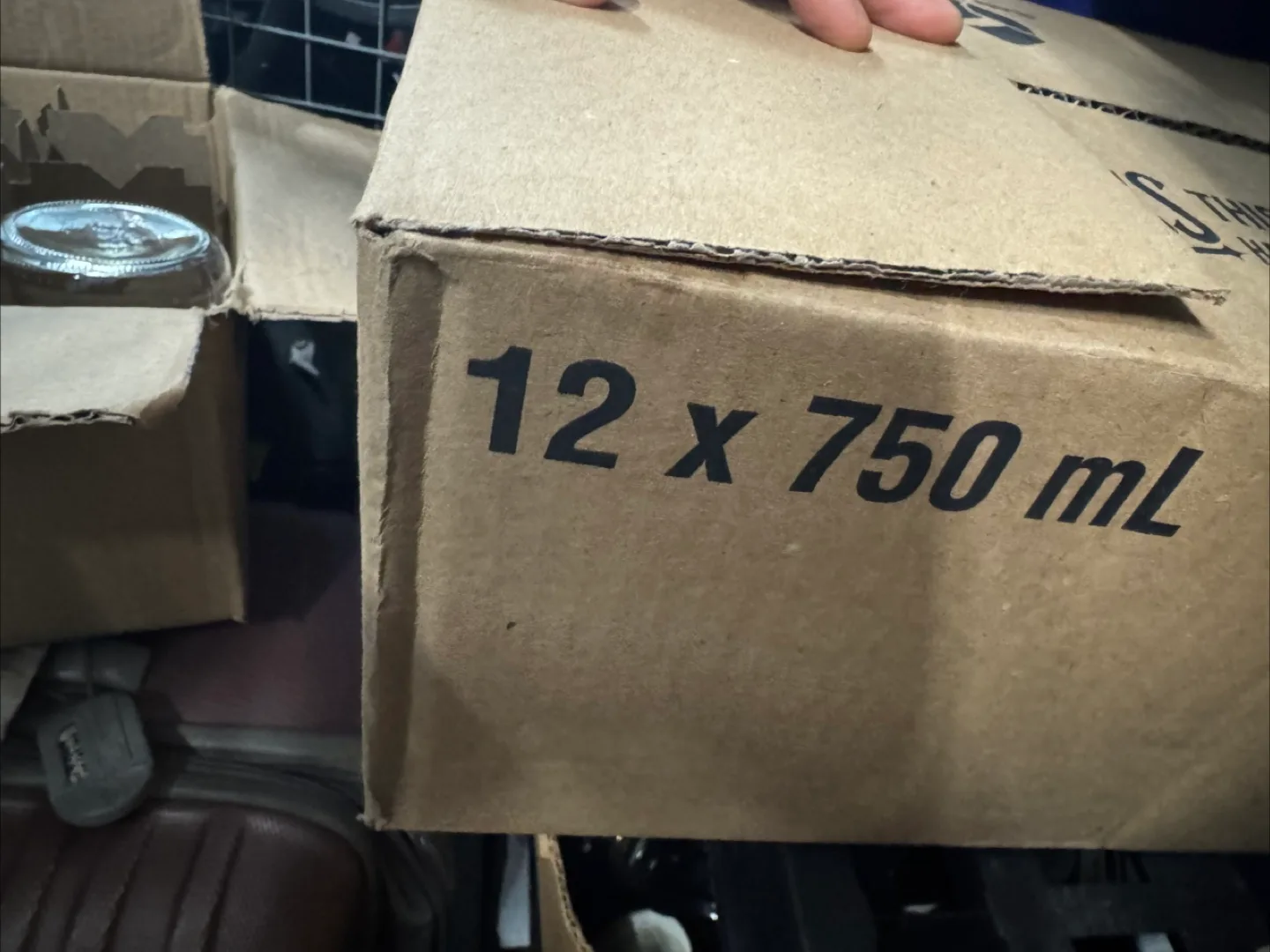 12 x 750ml Glass Jars with Black Lids image indicator(2)