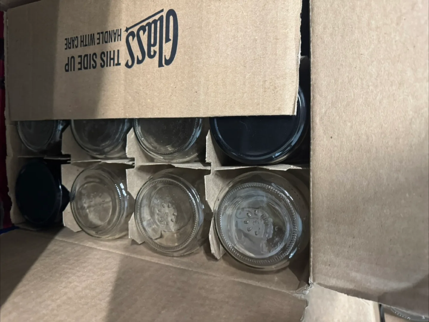 12 x 750ml Glass Jars with Black Lids image indicator(3)