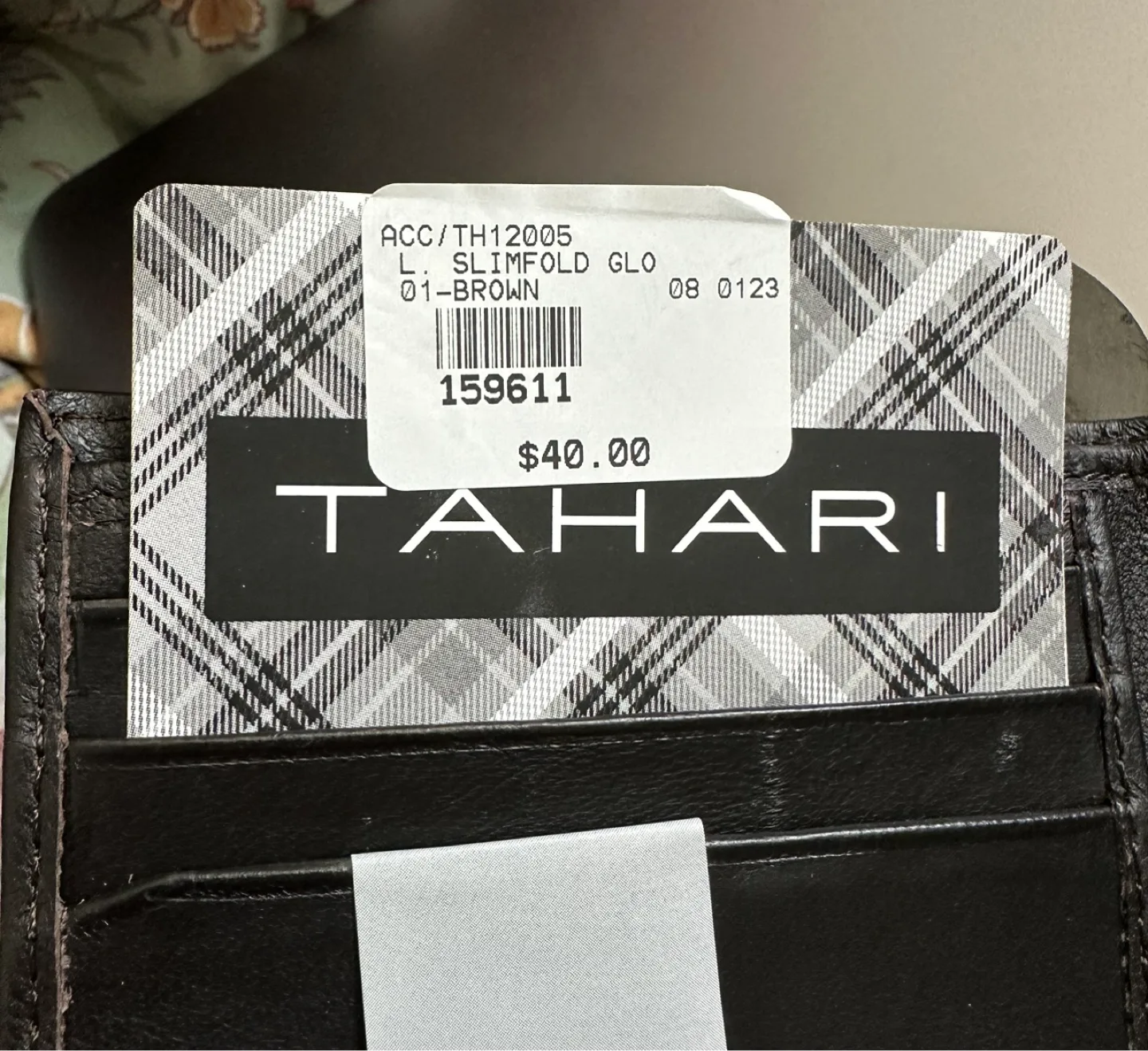 Tahari Slimfold Leather Wallet with RFID Protection image indicator(3)