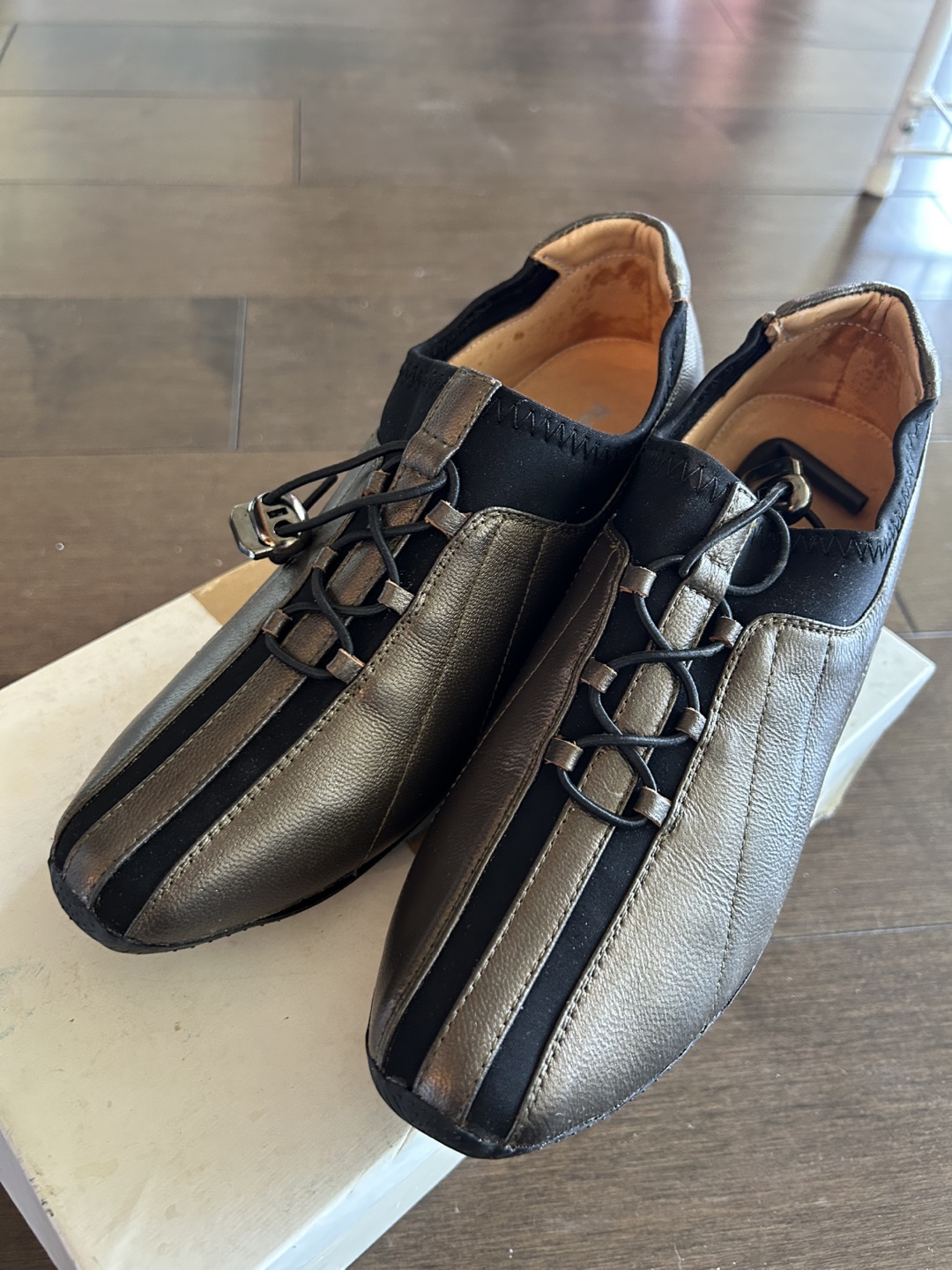RAULA HIRE Women's Slip-on Leather Shoes