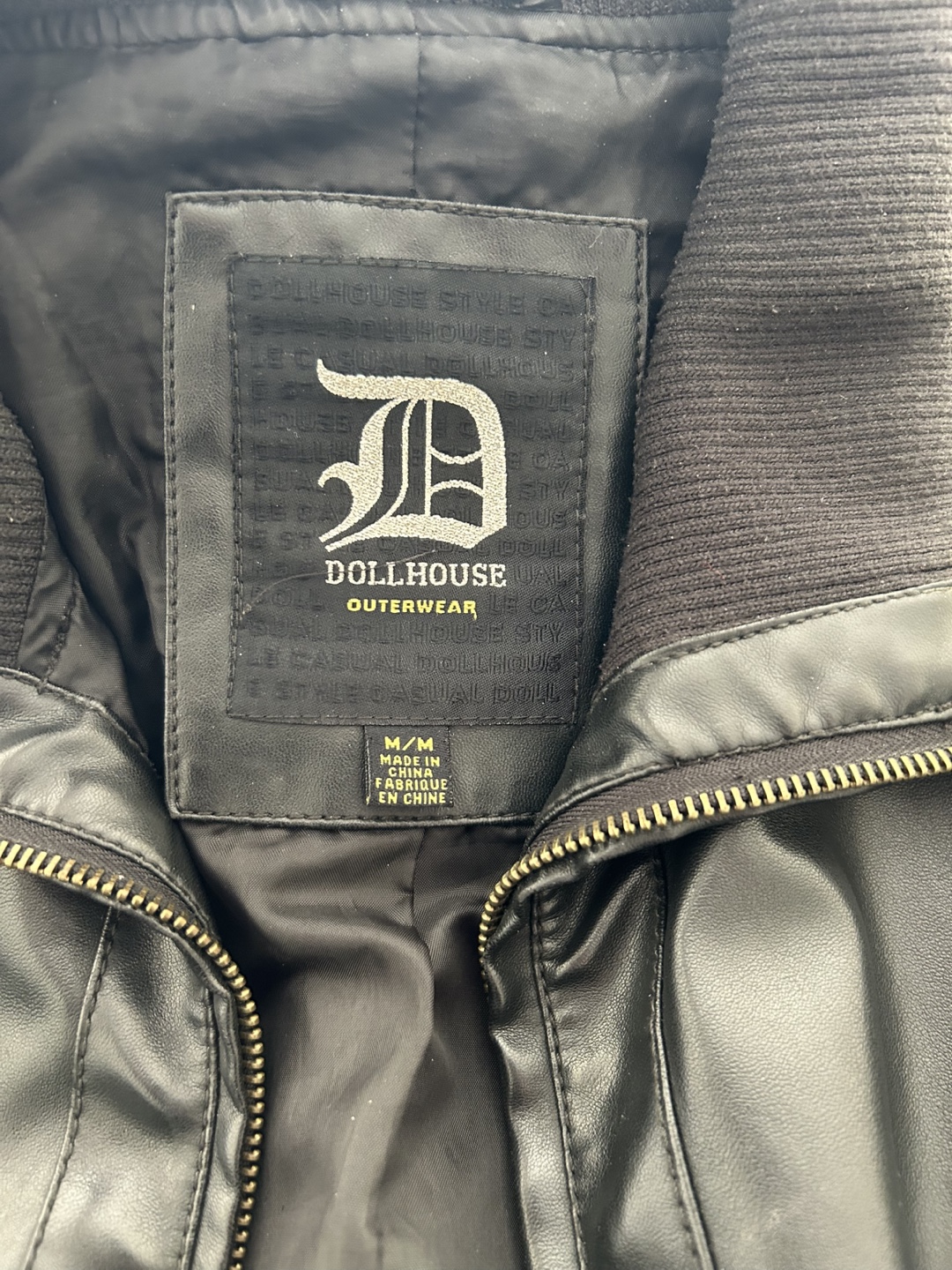 💚FREE: Black Faux Leather Jacket - Size M - photo 3