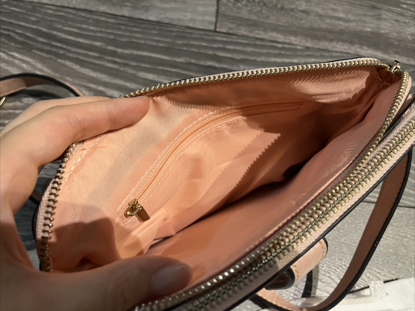leather crossbody bag - photo 5
