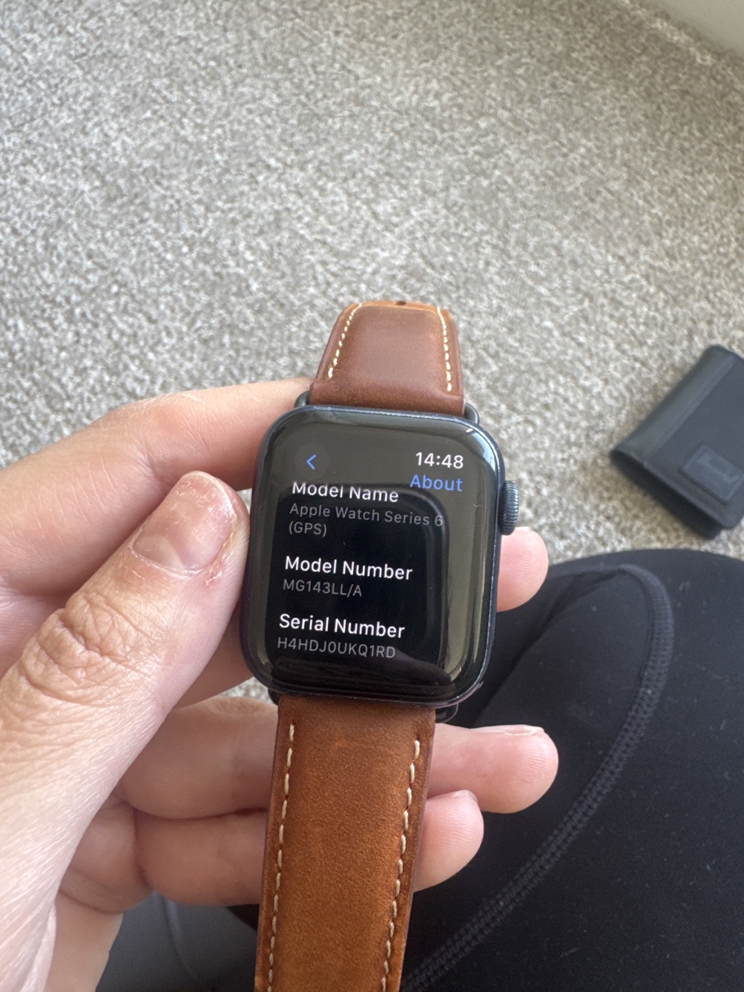 Apple Watch Series 6 - Midnight - 40mm with Leather Band - photo 5