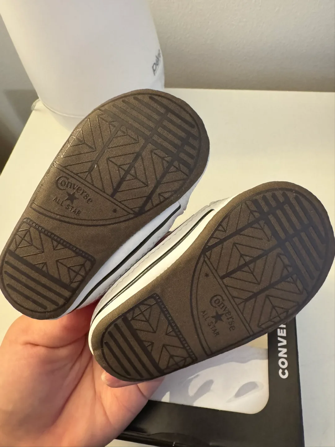 Infant Converse Pink Sneakers Size 2C image indicator(6)