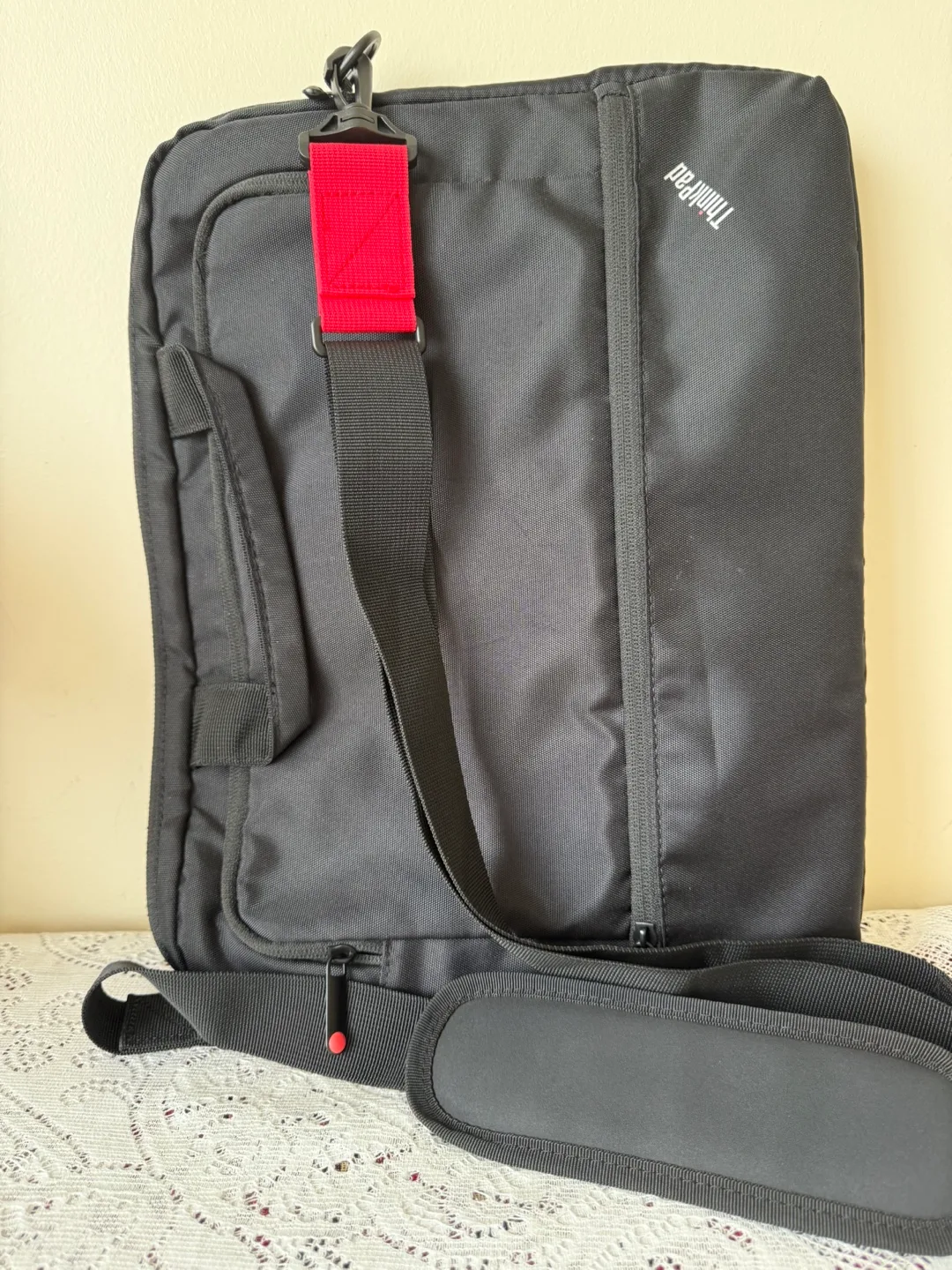 💚Lenovo ThinkPad Laptop Bag - Great for work/travel!! image indicator(2)