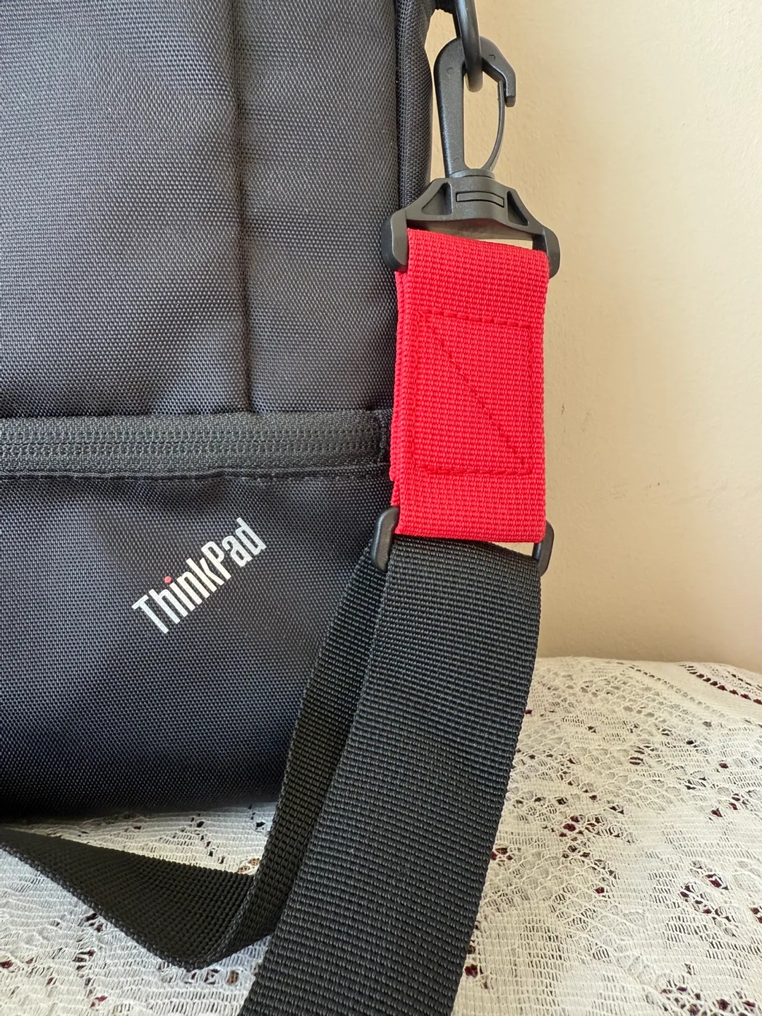 💚Lenovo ThinkPad Laptop Bag - Great for work/travel!! image indicator(3)