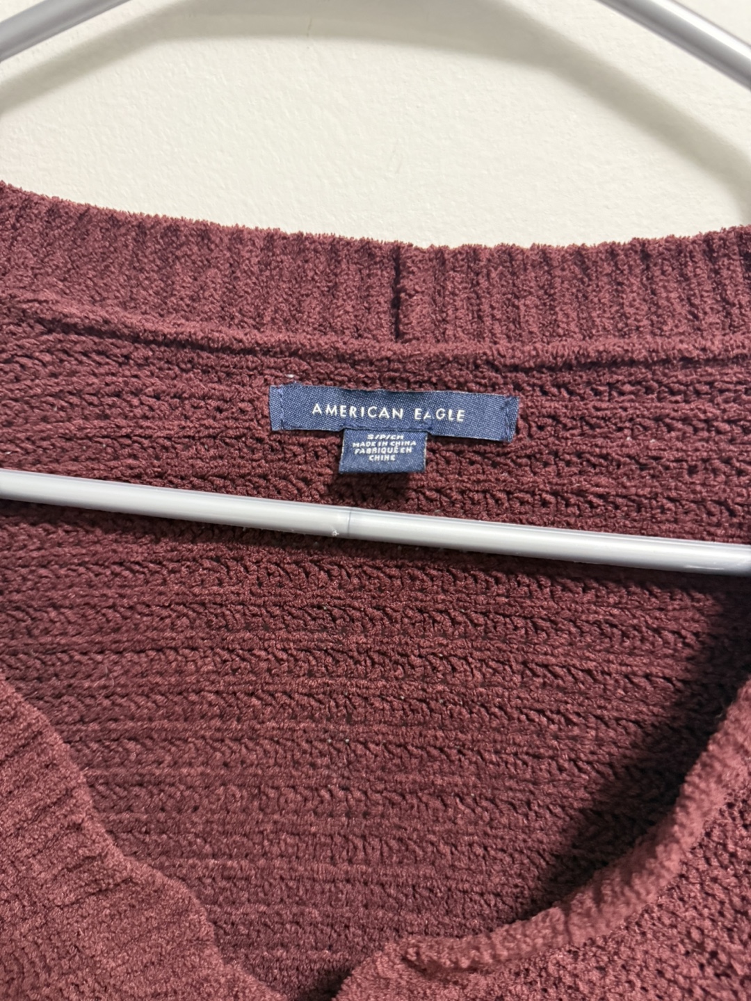 American Eagle Outfitters burgundy V-neck sweater - photo 2