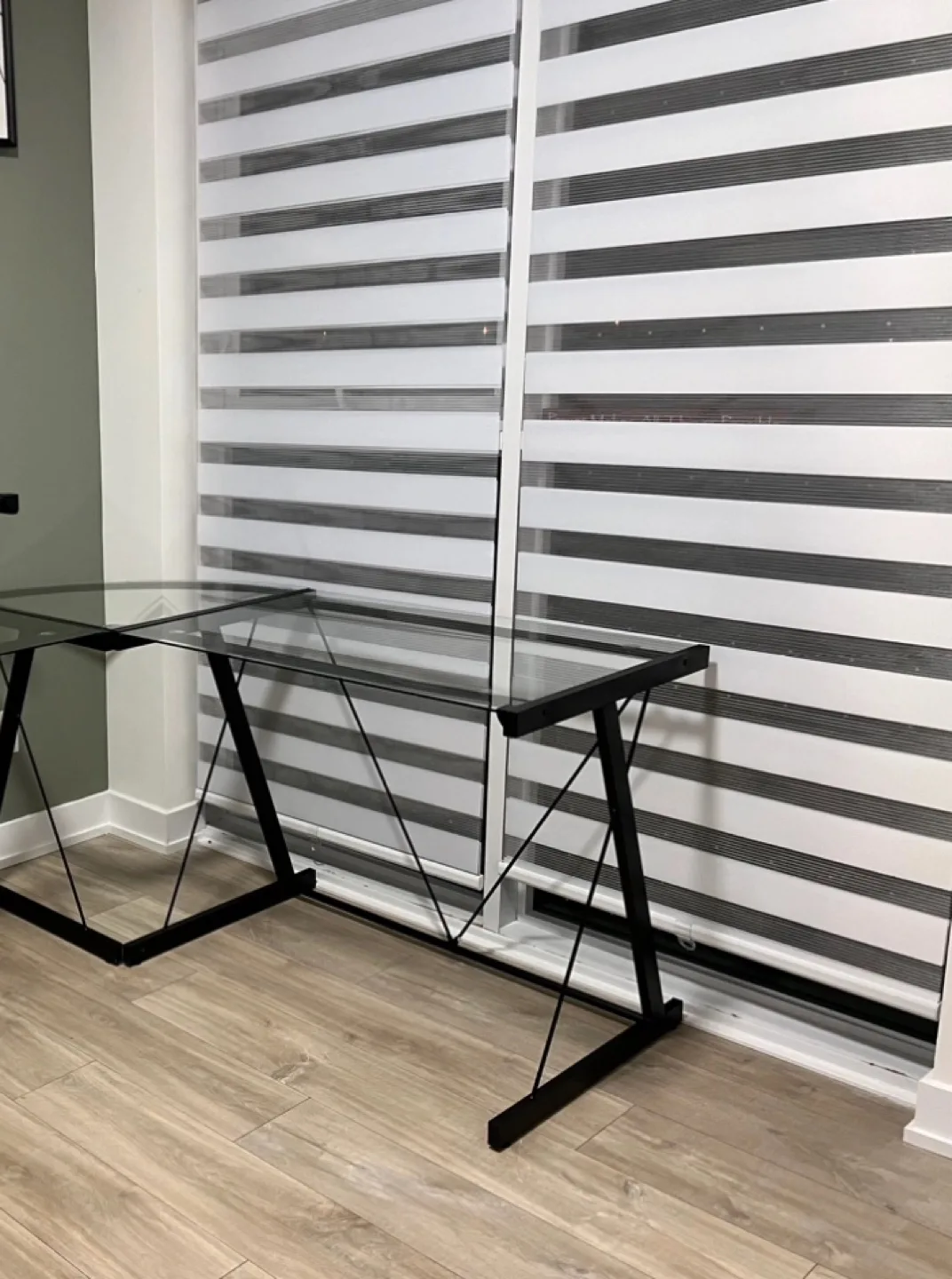 MOVING OUT - Free Items (ONLY DESK IS AVAILABLE NOW) image indicator(3)